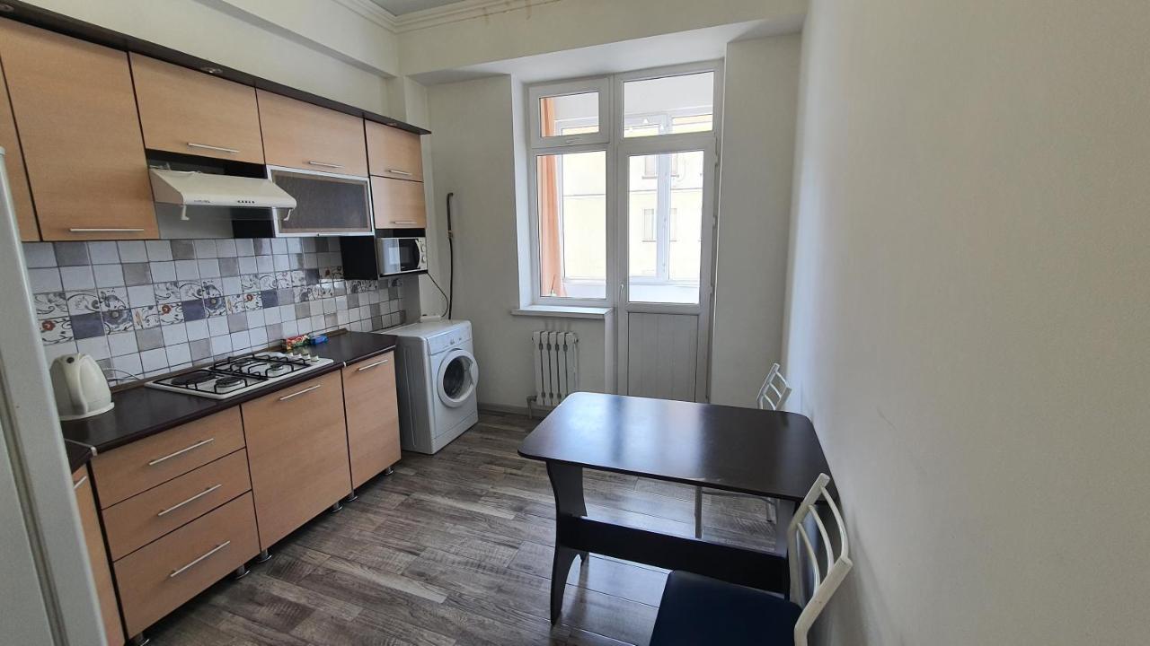 Flatrent Apartment Bisjkek Buitenkant foto